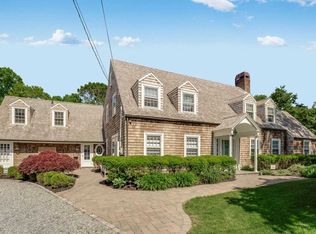 315 Woodhull Ln, Sayville, NY 11782