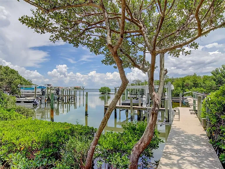 1575 Pinellas Bayway Way S #1575 — Photo 77