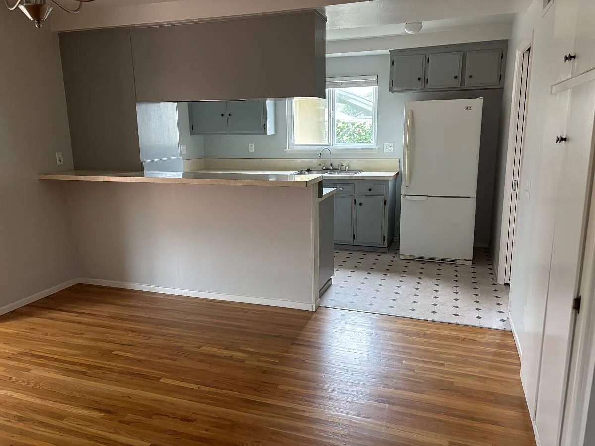 Building Photo - 52 Deerhurst Dr