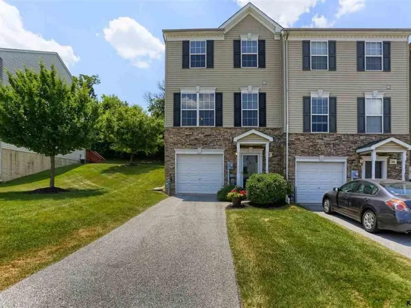 240 Bruaw Dr, York, PA 17406