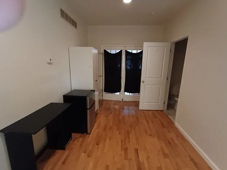 425 N Holly St — Photo 2