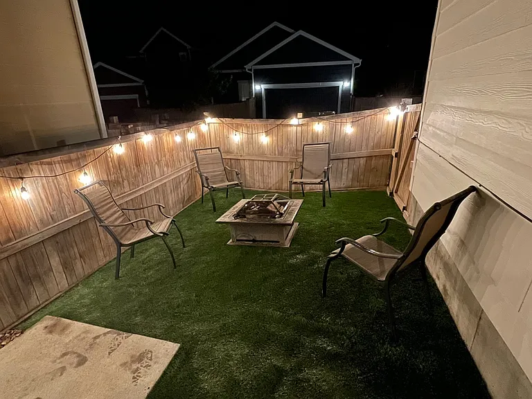 4318 N Meadows Dr — Photo 2