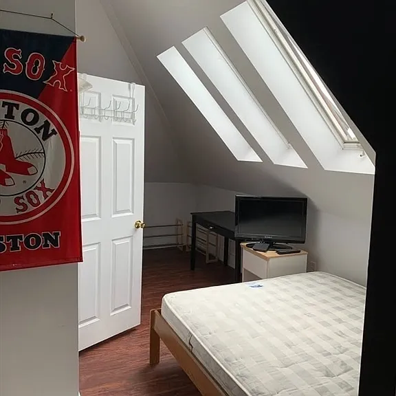 77 Sheridan Ave — Photo 29