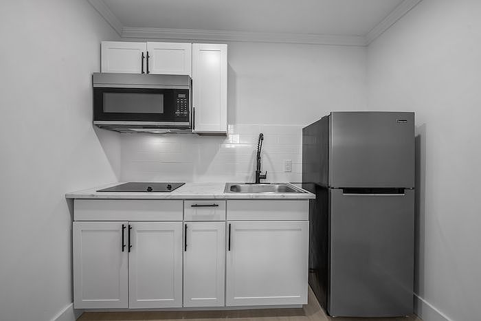 2nd image of 407 71st Ave N #11