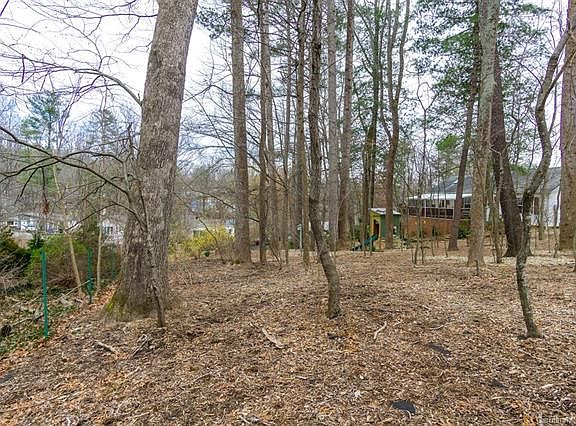 2nd image of 128 Shadowlawn Dr #B
