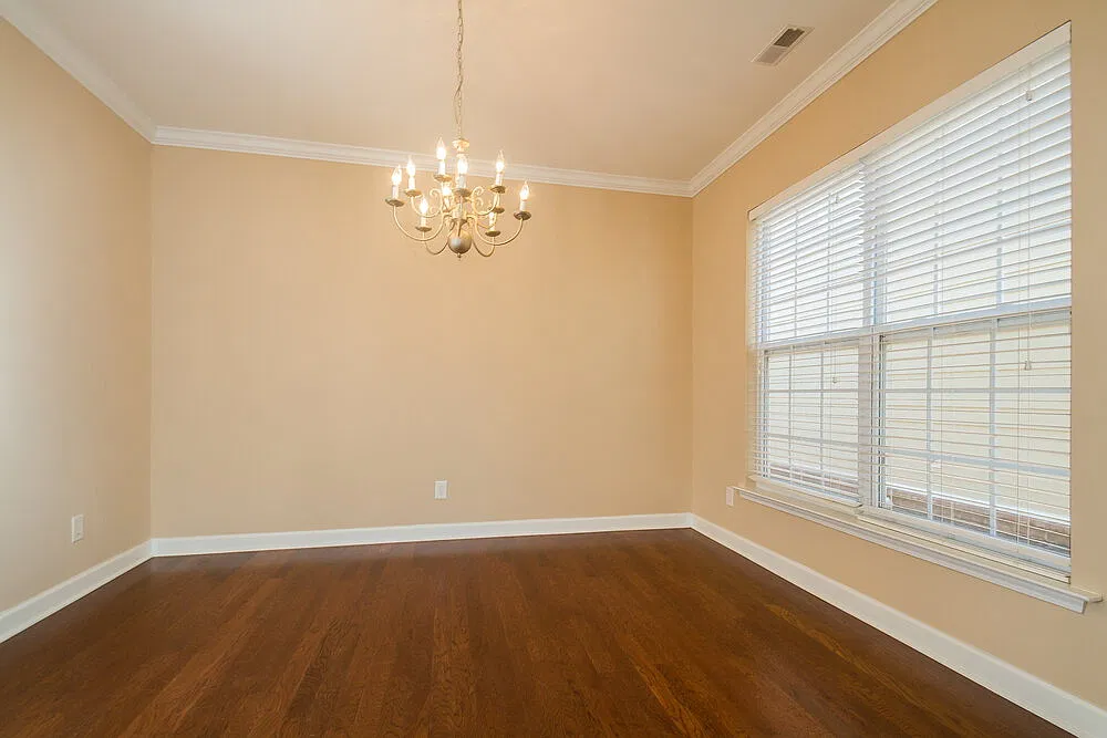 3 bed, 2.0 bath, 2110 sqft, $3,630 — Photo 4