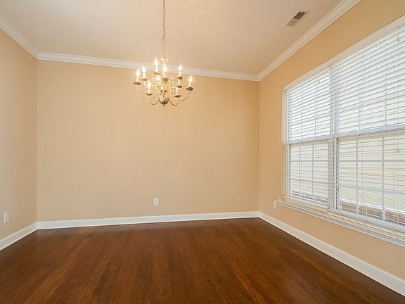 4th image of 2443 Cason Ln