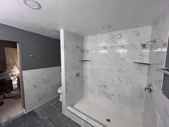 2nd image of 3622 Meyers St