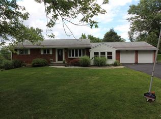 4677 Chestnut Hill Rd, Center Valley, PA 18034