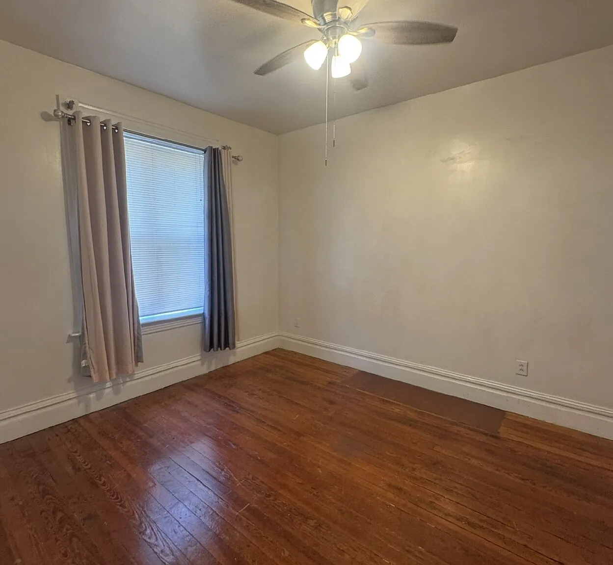2 bed, 1.0 bath, $800 — Photo 4
