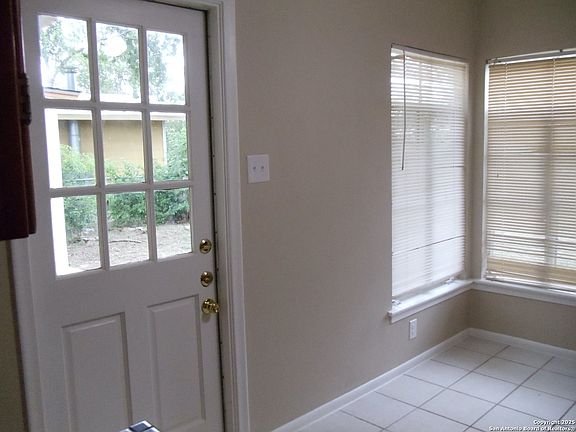 4th image of 339 Timberlane