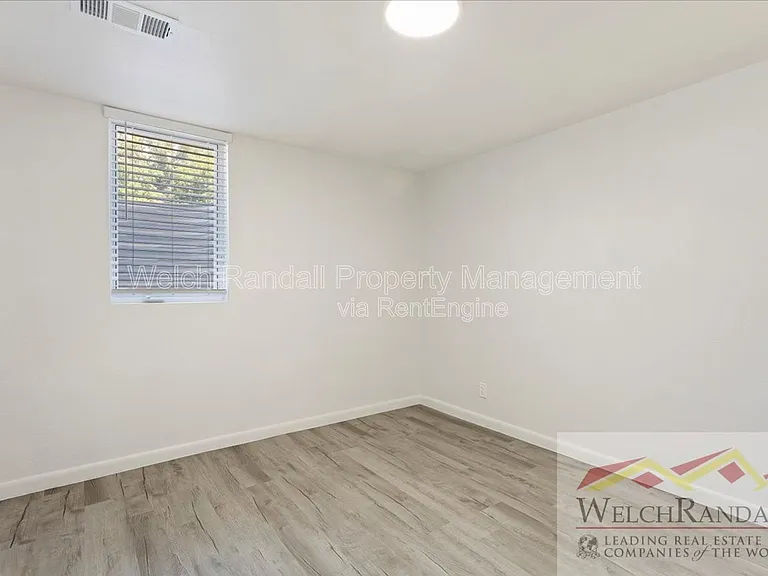 2711 Gramercy Ave #C — Photo 11