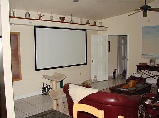 FAMIILY ROOM W/TV SURRROUND SYSTEM