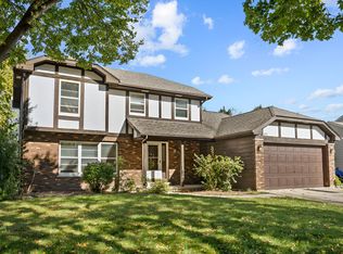 571 Shenandoah Trl, Elgin, IL 60123