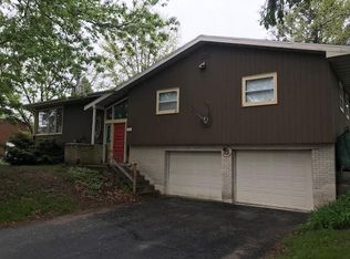 107 Sunset Dr, Viroqua, WI 54665