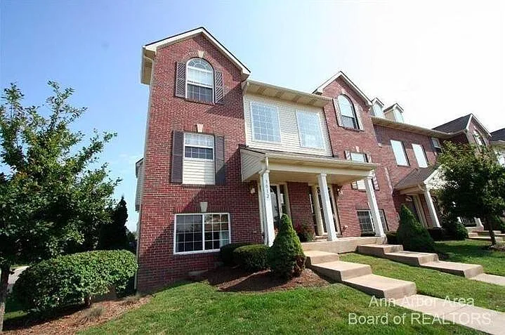 3012 Orinoco Ln — Photo 1