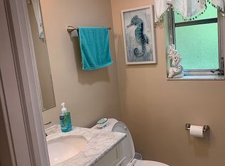 1275 7th Ave N APT 202, Naples, FL 34102