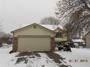 12962 Eagle Bluff Dr, Burnsville, MN 55337