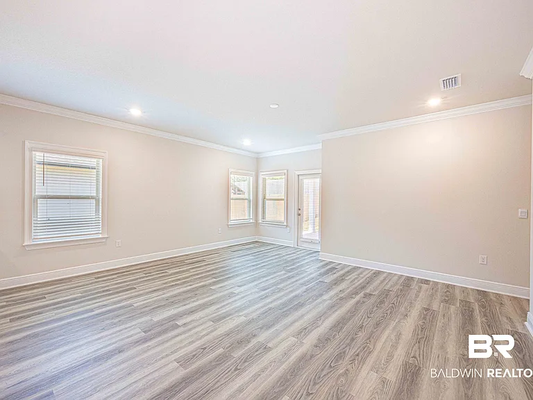 31543 Lyon Rd — Photo 6