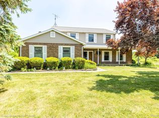 7616 Fargo Rd, Avoca, MI 48006