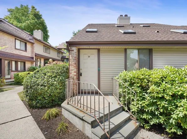 2437 Bedford Street #D1, Stamford, CT 06905