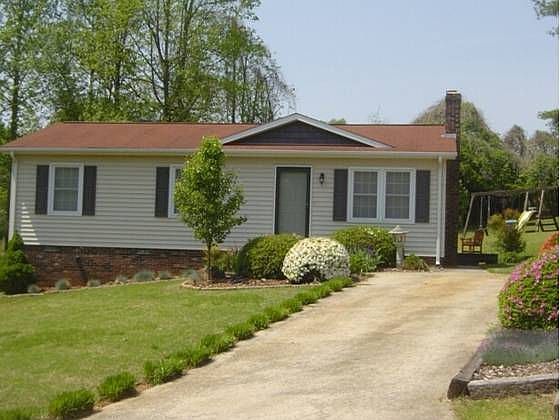 1st image of 1305 Oak Hill Dr
