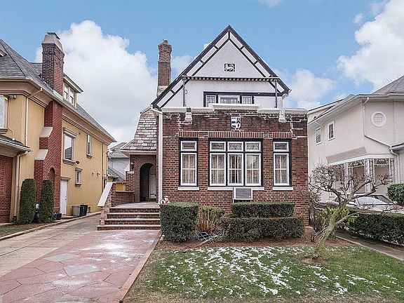 3rd image of 2218 Avenue
