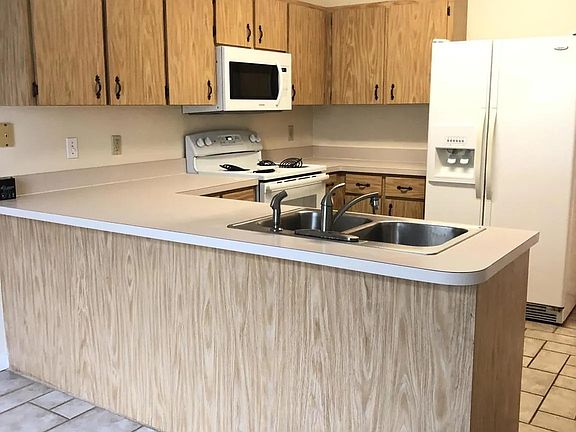 3rd image of 3460 Fan Palm Blvd