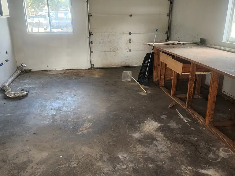 2305 Joy Ave — Photo 6
