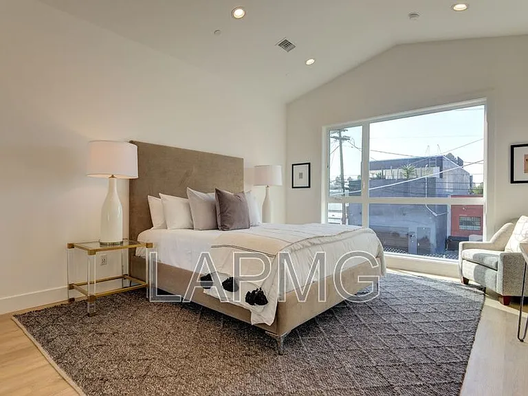 6016 Comey Ave #6016 — Photo 29