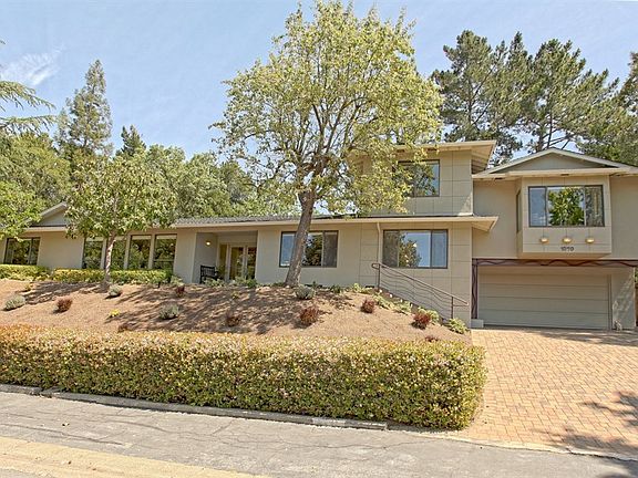 2nd image of 1070 Trinity Dr