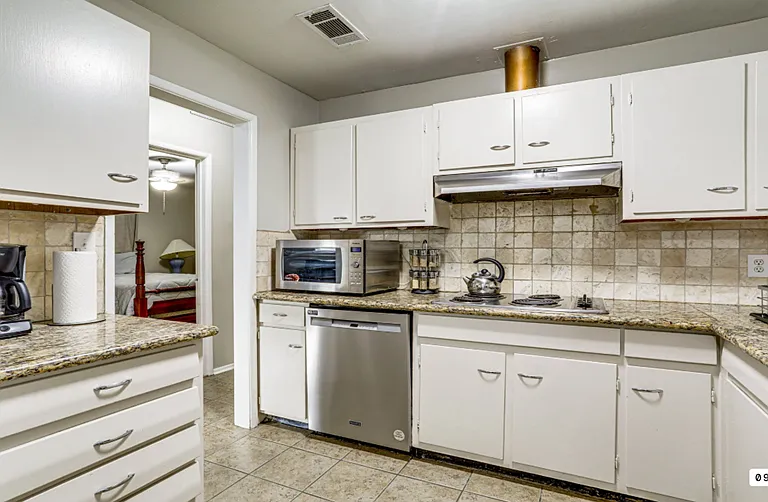 9223 Kingcrest Pkwy — Photo 9
