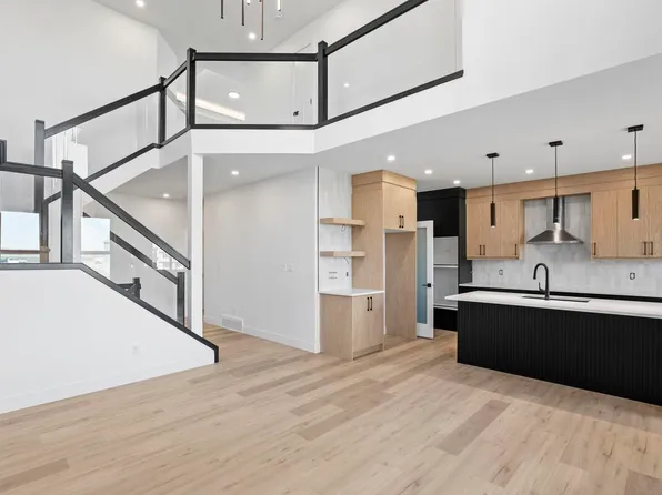 8516 181st Ave NW, Edmonton, AB T5Z 0V5