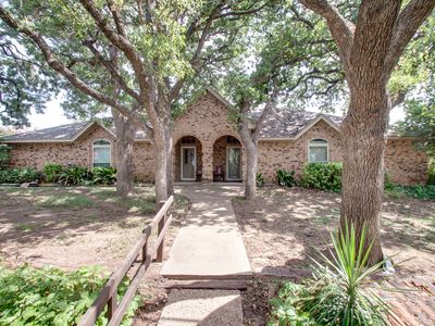 1801 W Wall St, Grapevine, TX, 76051