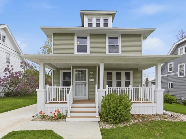 6818 Maple TERRACE, Wauwatosa, WI 53213