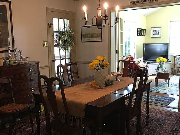 Large dining room 