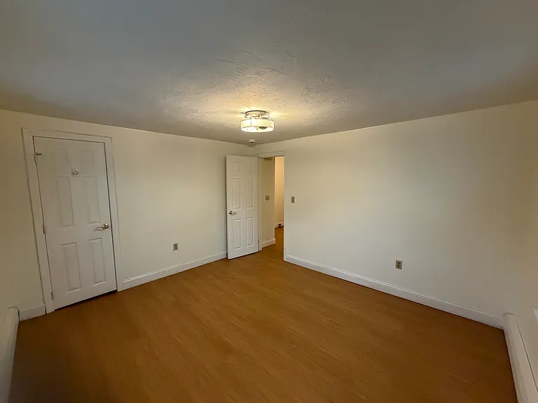 15-17 Chestnut St #1 — Photo 11