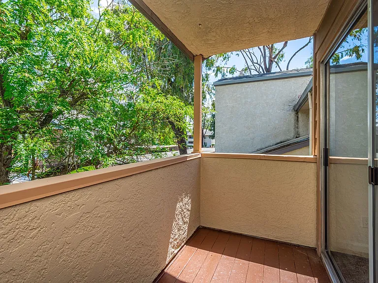 Carmel Pointe — Photo 39