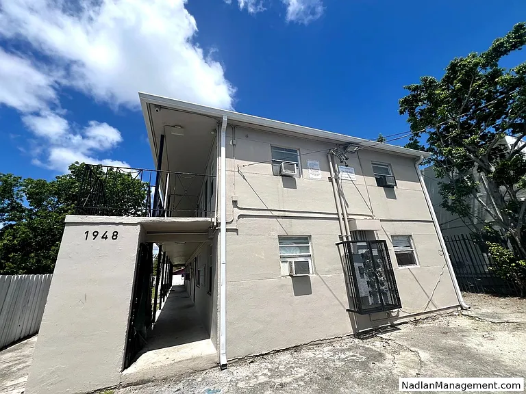 1948 NW 2nd Ct — Photo 11