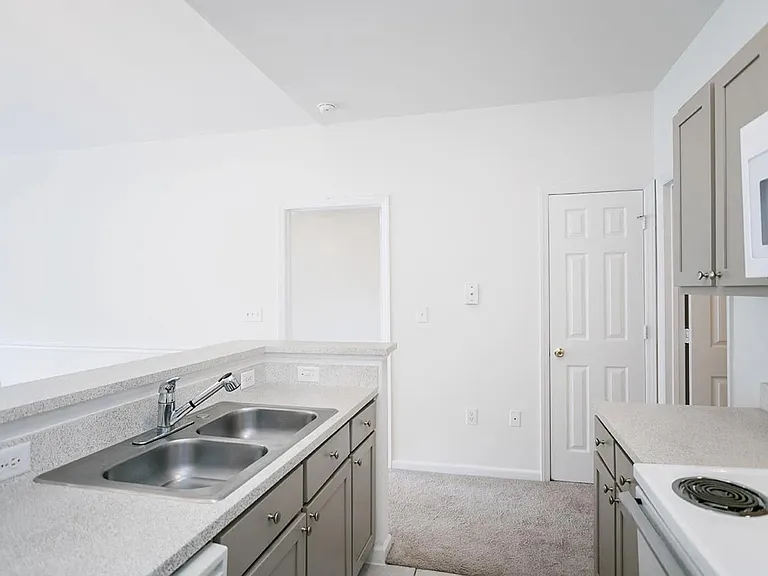 4408 Amethyst Ct #1D — Photo 3