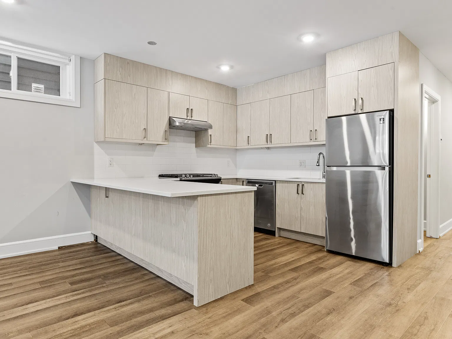 343 Tweedsmuir Avenue — Photo 3