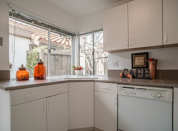 3rd image of 5815 Randleswood Ct