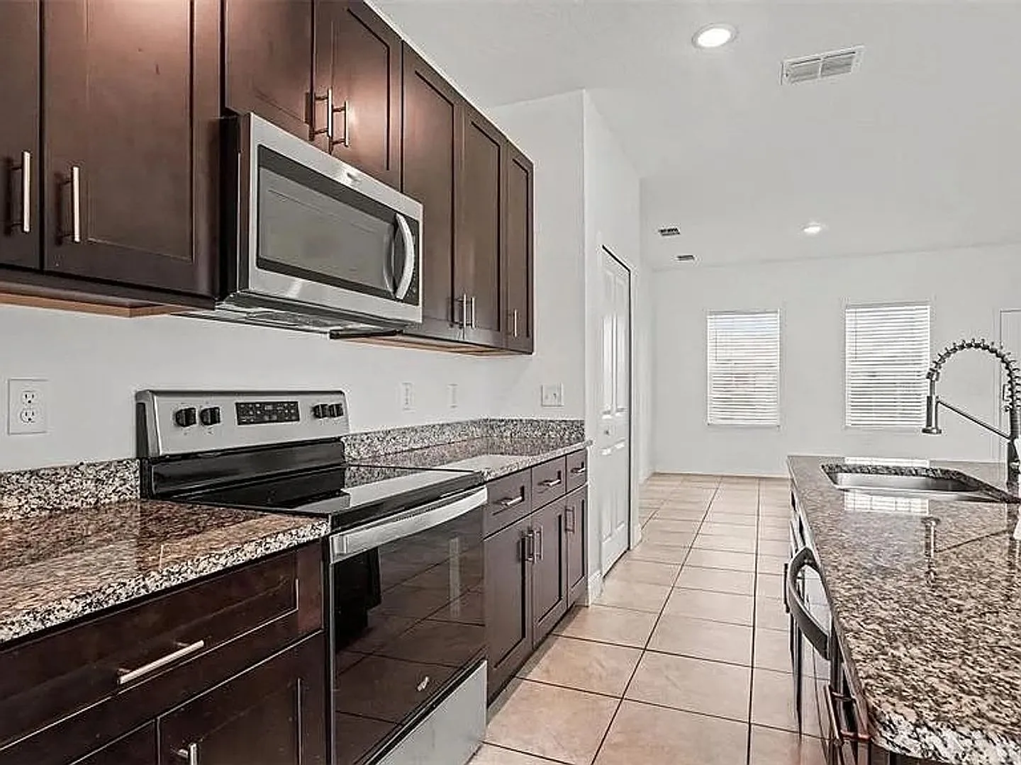 Spacious 4BR House in Ocala — Photo 4
