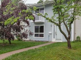 211 Greenfield Ct, Sterling, VA 20164