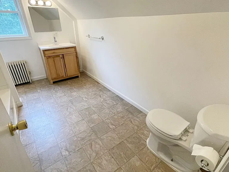 155 Center St — Photo 28