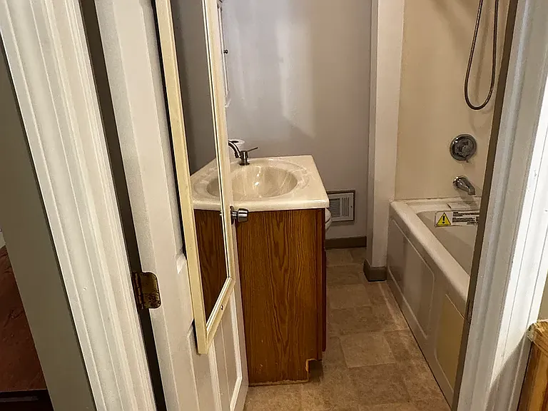 83 Bissell St #83 — Photo 13
