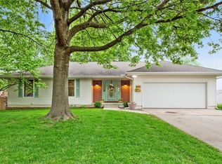 1650 SE Boone Trl, Lees Summit, MO 64063