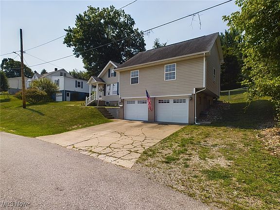 3rd image of 302 Park St