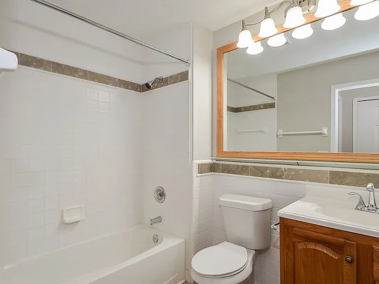 12640 Ashmore Green Dr S — Photo 18