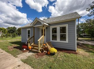 311 S 8th St, Neodesha, KS 66757